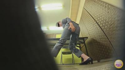 尿成敗!生意気OL利尿剤混入お仕置き失禁