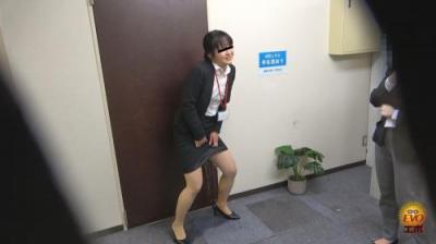 隠撮 女学生インターンおしっこ漏らし