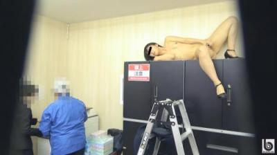 社内露出癖OL 見つかっちゃったスッポンポンオナニー